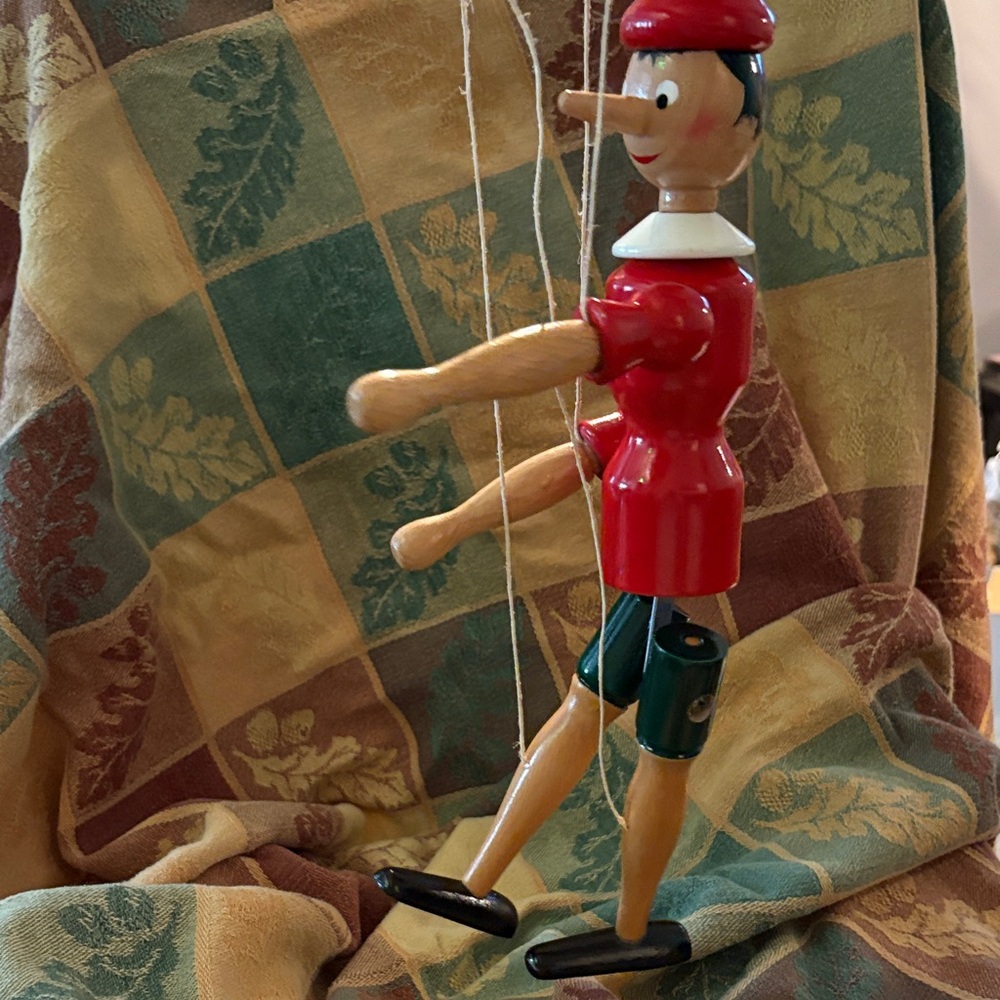 Red Wooden Marionette Puppet Pinocchio - Picture 3 of 4